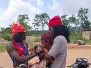 SHOCKING: Two Okada Men Caught Groping and S€xually Harassing a Young Minor Hawking Fruit in Ghana – Video Trends Wildly