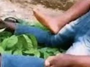 Man Has Sěx With His Wife in the Bush and Kills Her