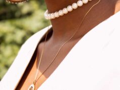 My wife disappeared 20 years ago – Then I saw a young woman wearing the necklace I gave her